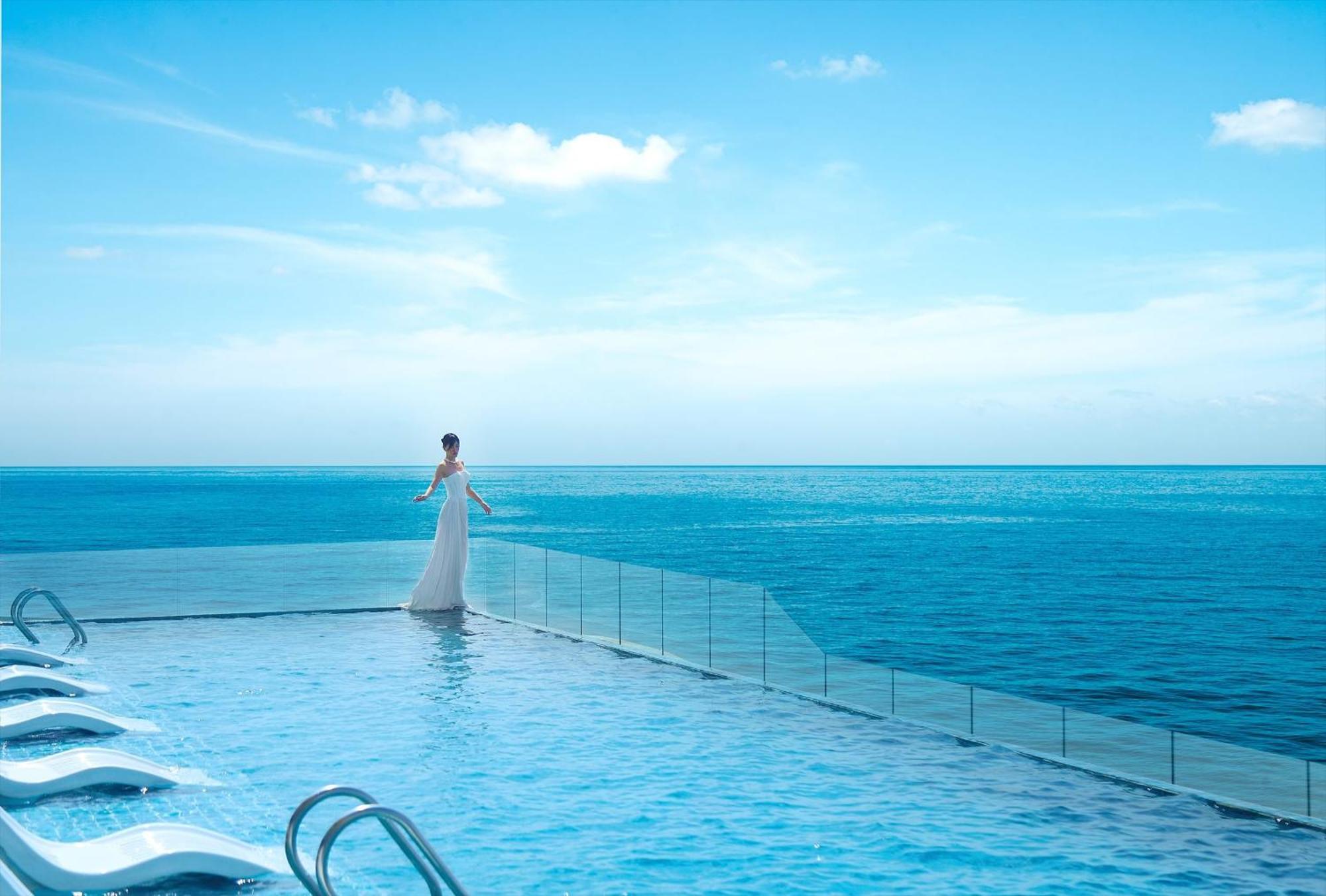 Vias Hotel Vung Tau - Transportation Included Экстерьер фото Infinity pool at the hotel